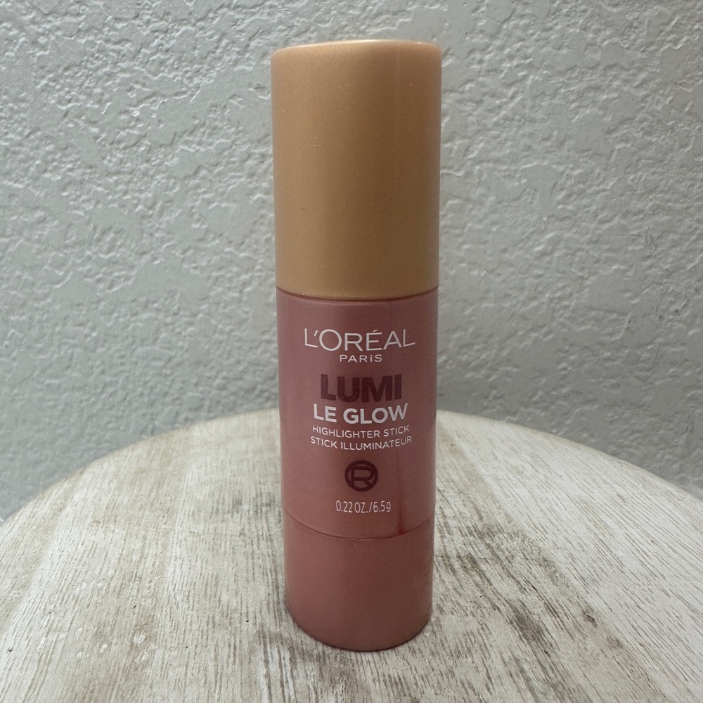 $6 🌙 L'Oréal Lumi Le Glow Highlighter‎ Stick 635 Glowy Golden Couture